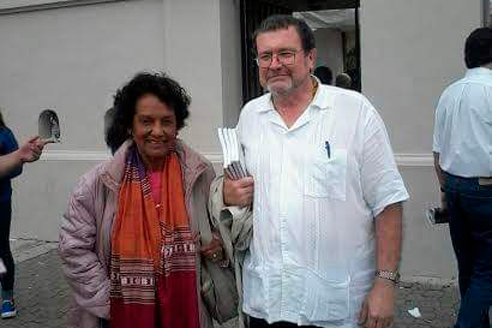 Lee más sobre el artículo Marta Rojas y «Las campanas de Juana La Loca»