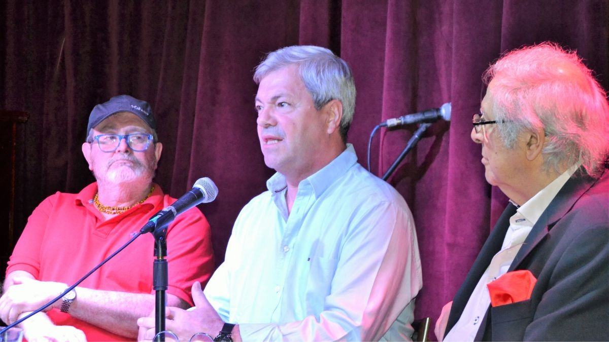 En este momento estás viendo El poeta español Chema Cotarelo presentó en Buenos Aires “El nombre de las horas perdidas”