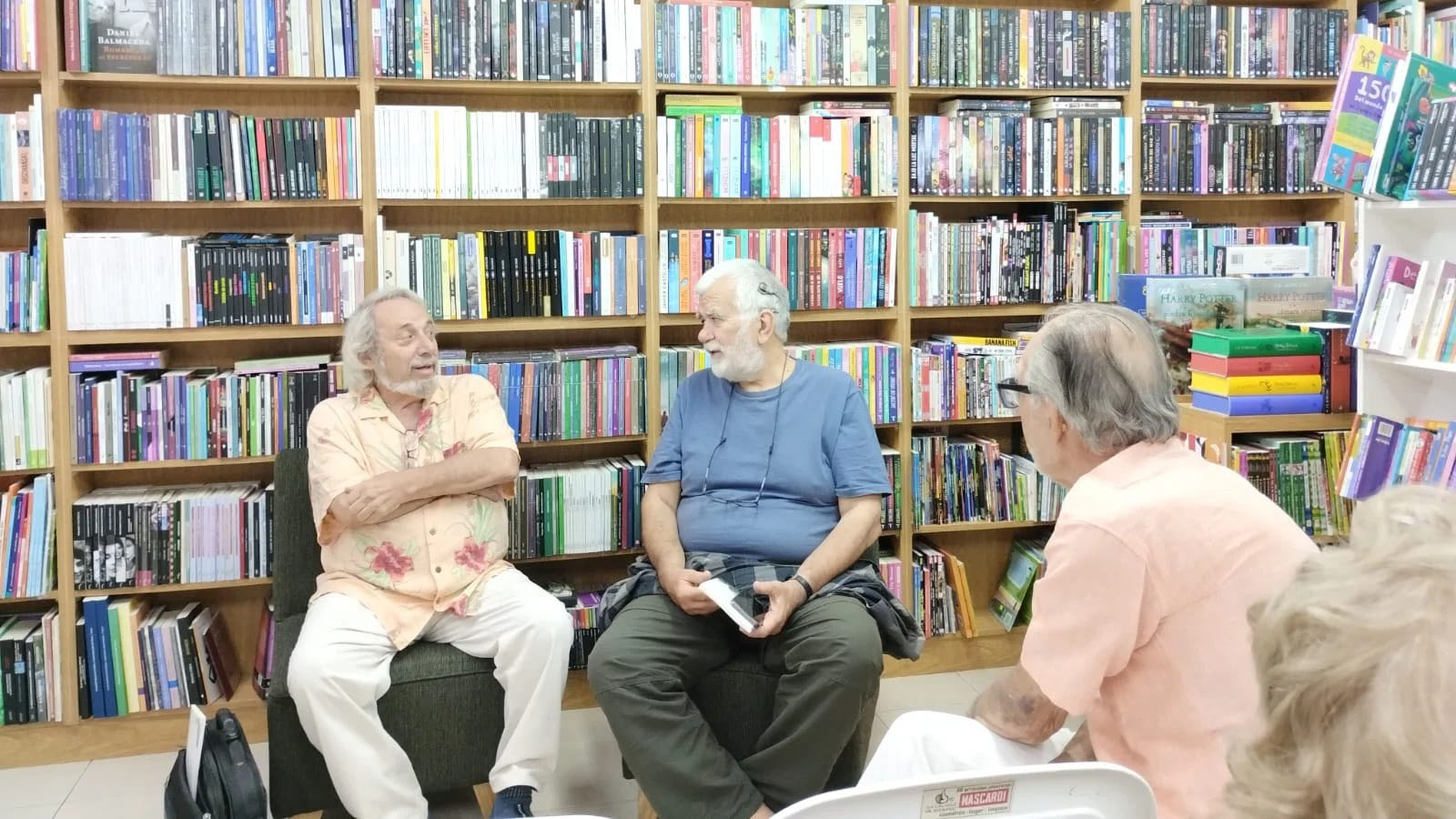 En este momento estás viendo Velada de poesía y reflexión con el poeta Eduardo Mosches