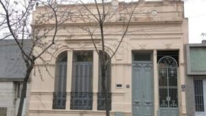 Lee más sobre el artículo De Málaga a Argentina: la cerámica de Manises y el Art Nouveau en las obras de los españoles Pinazo