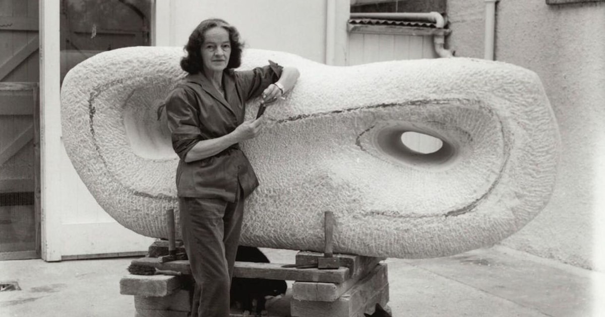 Lee más sobre el artículo Barbara Hepworth: escultora de formas orgánicas y su contribución al arte moderno