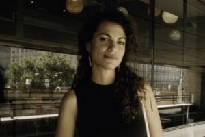 Lee más sobre el artículo Laura Sanz Corada gana el I Premio Nacional Poesía al Natural de Huétor Santillán