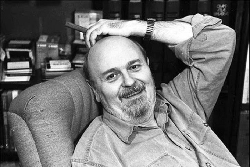 Lee más sobre el artículo Osvaldo Soriano: narrador del desencanto y la esperanza