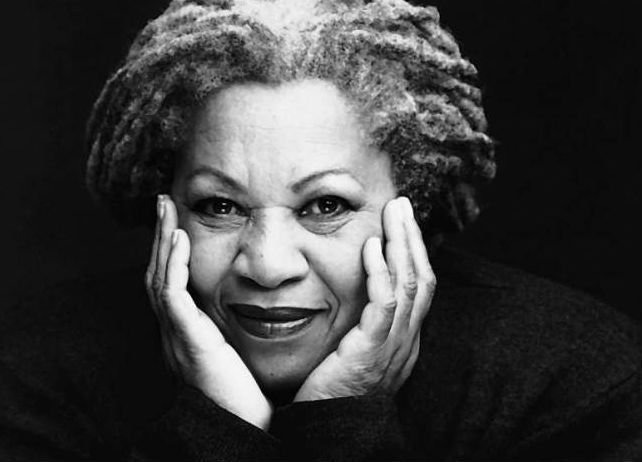 En este momento estás viendo Toni Morrison: La ganadora del Nobel que explora la identidad afroamericana