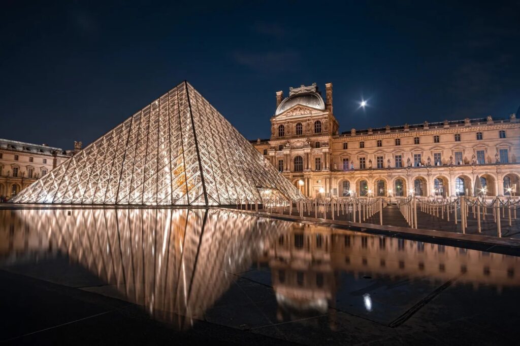 El Louvre, el primer museo público del mundo