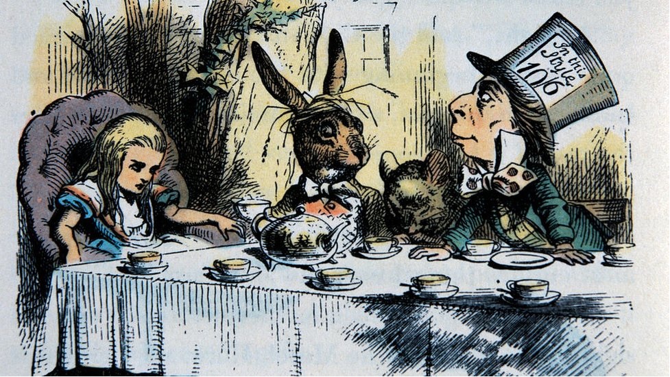 En este momento estás viendo El Legado Eterno de «Alicia en el País de las Maravillas»: inspirando la imaginación a través de las décadas