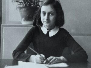 Lee más sobre el artículo El Diario de Ana Frank: Un legado de esperanza y humanidad en el corazón de la oscuridad