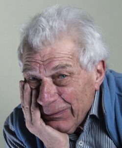 Lee más sobre el artículo El legado literario de John Berger: la profundidad humana a través de la palabra