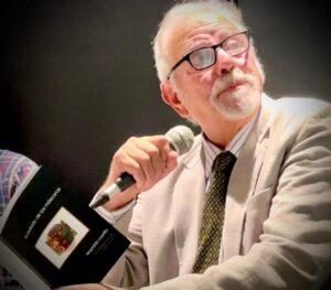 Lee más sobre el artículo La balada de las máscaras, el último libro de poesía de Teuco Castilla