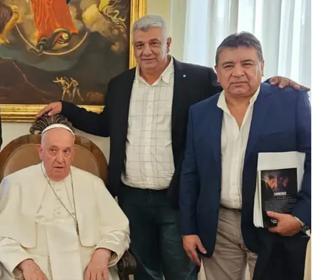 Lee más sobre el artículo Crímenes en Sangre: La investigación de Pedro Solans sobre la masacre de Napalpí llegó al Papa Francisco