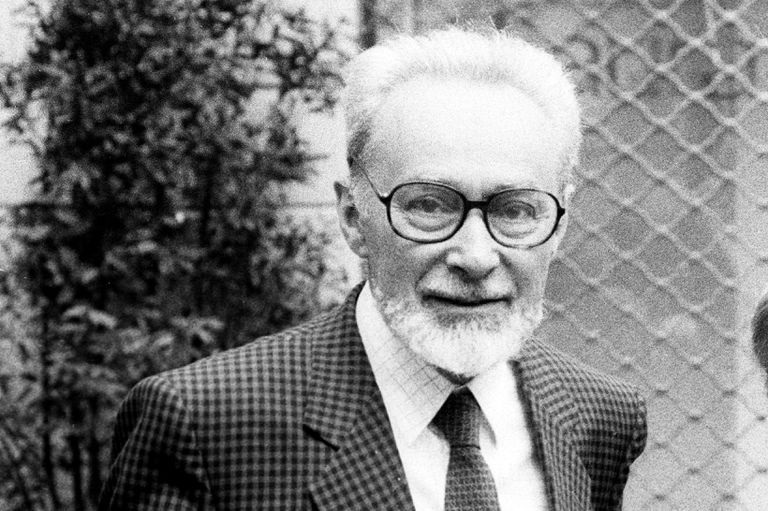 Lee más sobre el artículo A 105 años del nacimiento de Primo Levi, voz de la conciencia y la memoria