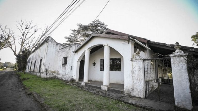 En este momento estás viendo Neruda en Villa del Totoral y su visita a las cuevas de Ongamira