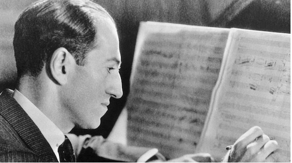 Lee más sobre el artículo A 126 años del nacimiento de George Gershwin, el genio musical que fusionó el jazz con la música clásica