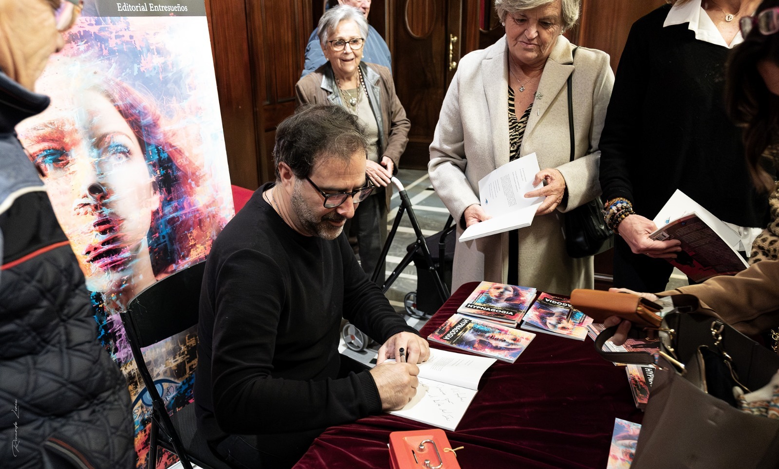 Lee más sobre el artículo Hypnagogia, el libro que caza sueños