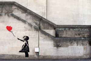 Lee más sobre el artículo Murales y Graffiti: la transformación de los paisajes urbanos y el fomento del diálogo social