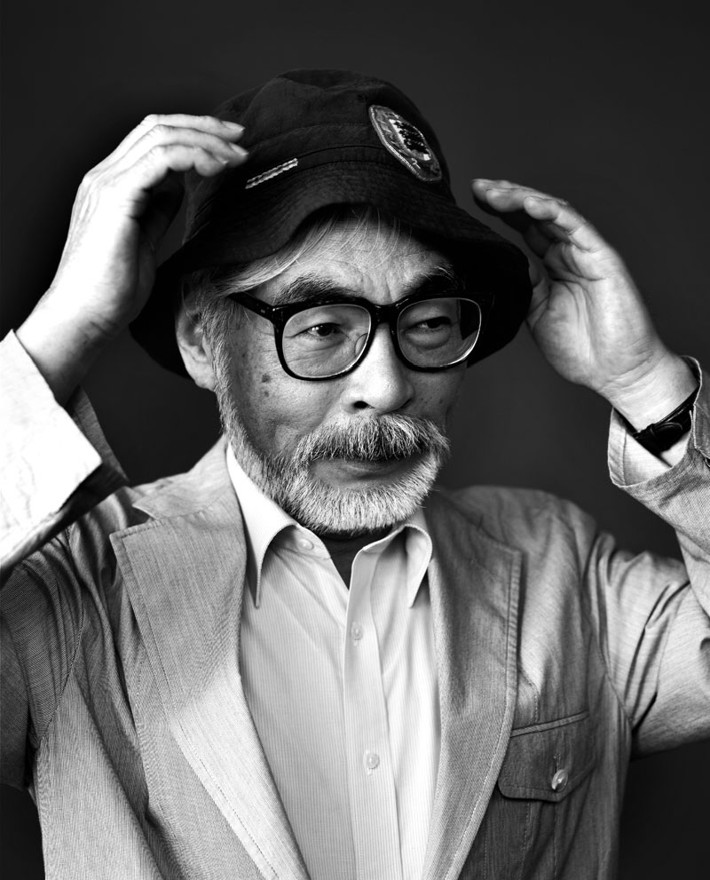 Lee más sobre el artículo Referencias a «Alicia en el País de las Maravillas» en las películas de Hayao Miyazaki: un viaje por lo surreal y lo fantástico