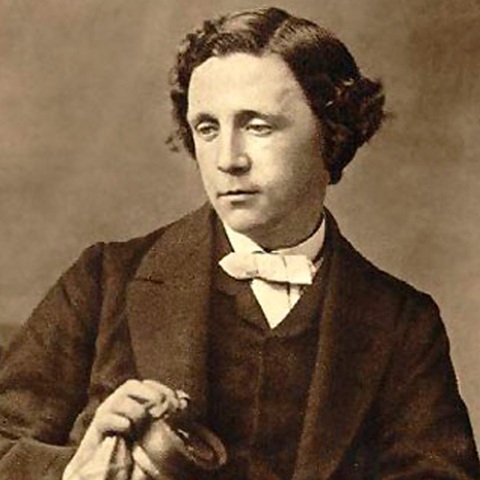En este momento estás viendo 193 años del nacimiento de Lewis Carroll: un legado imperecedero en la literatura universal