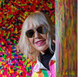 Lee más sobre el artículo Hoy cumple años Marta Minujín, la artista que reinventó el arte argentino