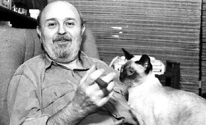 En este momento estás viendo Feliz cumple Osvaldo Soriano, cronista de los sueños y desencantos argentinos