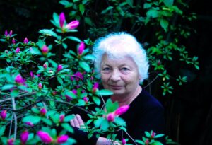 Lee más sobre el artículo Feliz cumpleaños a la querida Diana Bellesi, voz fundamental de la poesía argentina