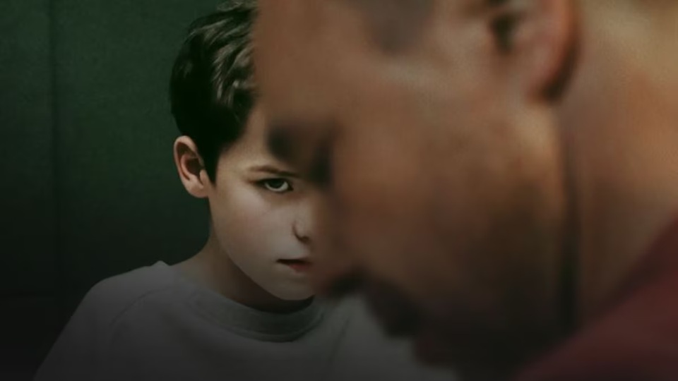 «Adolescencia» en Netflix: el negocio del trauma en streaming