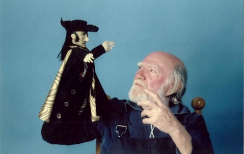 Lee más sobre el artículo Javier Villafañe: titiritero andariego y el alma de Maese Trotamundos