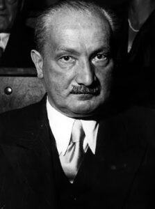 Lee más sobre el artículo 49 años sin Martin Heidegger: entre el ser y la sombra
