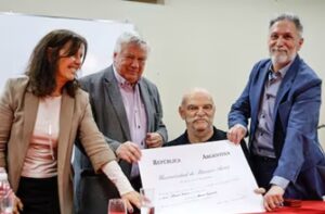 Lee más sobre el artículo La UBA distingue a Martín Caparrós con el Doctorado Honoris Causa