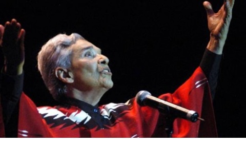 Lee más sobre el artículo Chavela Vargas en el boulevard de los sueños rotos: guitarra, ron, boleros y rebeldía